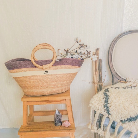 Handbags - Chic round handles beach straw bag